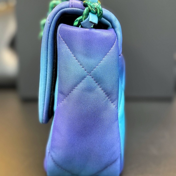 Brand New Chanel 2021 Medium Blue Tie Dye 19 Flap Bag Limited Edition - Picture 5 of 16